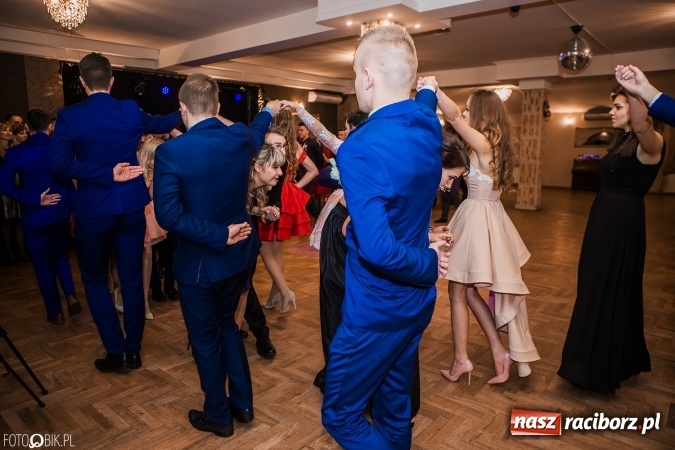 Zdjęcie w galerii na portalu naszraciborz.pl: Bal maturalny Ekonomika w Rogożanach wiadomości z regionu