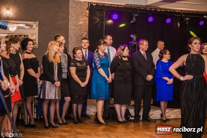 Zdjęcie w galerii na portalu naszraciborz.pl: Bal maturalny Ekonomika w Rogożanach wiadomości z regionu