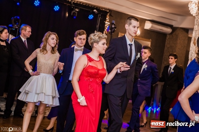 Zdjęcie w galerii na portalu naszraciborz.pl: Bal maturalny Ekonomika w Rogożanach wiadomości z regionu