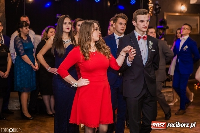 Zdjęcie w galerii na portalu naszraciborz.pl: Bal maturalny Ekonomika w Rogożanach wiadomości z regionu