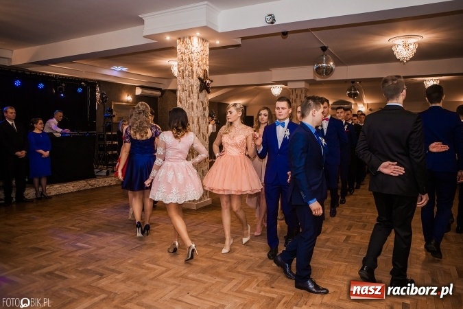 Zdjęcie w galerii na portalu naszraciborz.pl: Bal maturalny Ekonomika w Rogożanach wiadomości z regionu