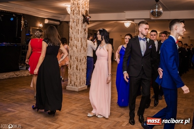 Zdjęcie w galerii na portalu naszraciborz.pl: Bal maturalny Ekonomika w Rogożanach wiadomości z regionu