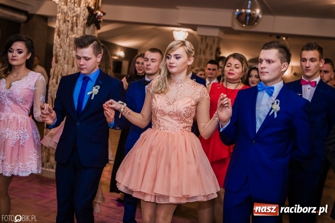 Zdjęcie w galerii na portalu naszraciborz.pl: Bal maturalny Ekonomika w Rogożanach wiadomości z regionu