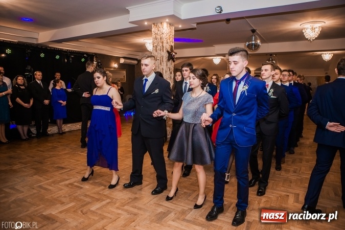 Zdjęcie w galerii na portalu naszraciborz.pl: Bal maturalny Ekonomika w Rogożanach wiadomości z regionu