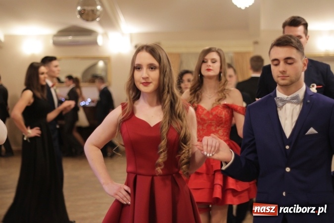 Zdjęcie w galerii na portalu naszraciborz.pl: Bal maturalny Ekonomika w Rogożanach wiadomości z regionu