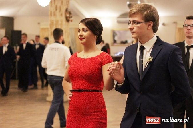 Zdjęcie w galerii na portalu naszraciborz.pl: Bal maturalny Ekonomika w Rogożanach wiadomości z regionu