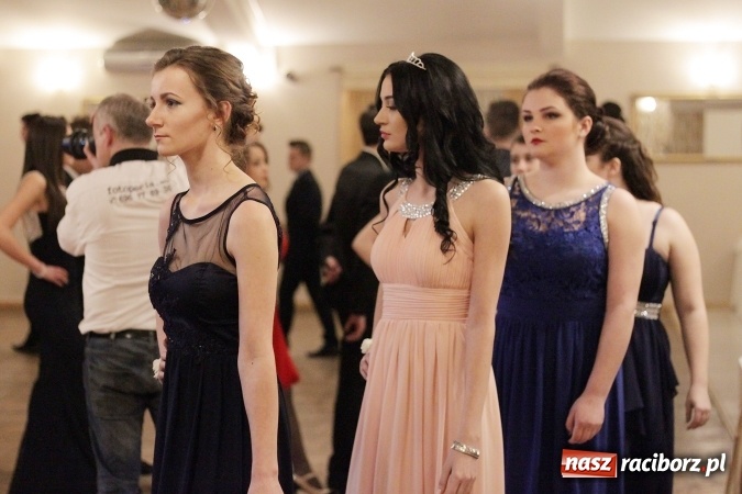 Zdjęcie w galerii na portalu naszraciborz.pl: Bal maturalny Ekonomika w Rogożanach wiadomości z regionu