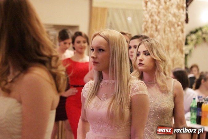 Zdjęcie w galerii na portalu naszraciborz.pl: Bal maturalny Ekonomika w Rogożanach wiadomości z regionu