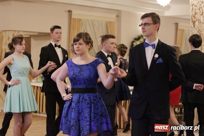 Zdjęcie w galerii na portalu naszraciborz.pl: Bal maturalny Ekonomika w Rogożanach wiadomości z regionu