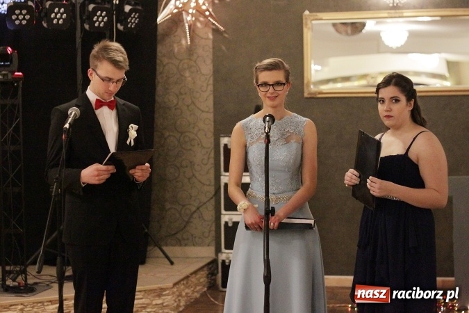 Zdjęcie w galerii na portalu naszraciborz.pl: Bal maturalny Ekonomika w Rogożanach wiadomości z regionu