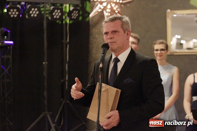 Zdjęcie w galerii na portalu naszraciborz.pl: Bal maturalny Ekonomika w Rogożanach wiadomości z regionu