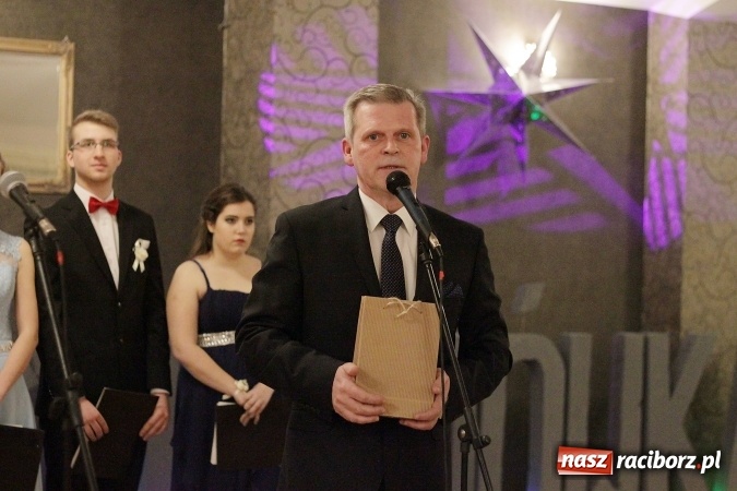 Zdjęcie w galerii na portalu naszraciborz.pl: Bal maturalny Ekonomika w Rogożanach wiadomości z regionu