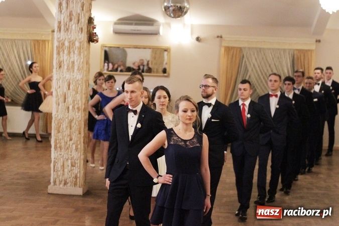 Zdjęcie w galerii na portalu naszraciborz.pl: Bal maturalny Ekonomika w Rogożanach wiadomości z regionu