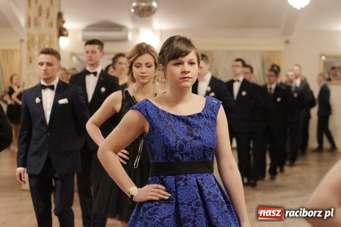 Zdjęcie w galerii na portalu naszraciborz.pl: Bal maturalny Ekonomika w Rogożanach wiadomości z regionu