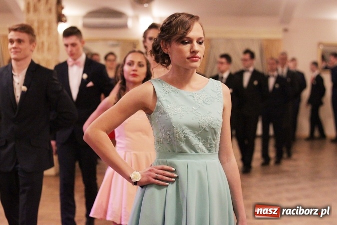 Zdjęcie w galerii na portalu naszraciborz.pl: Bal maturalny Ekonomika w Rogożanach wiadomości z regionu