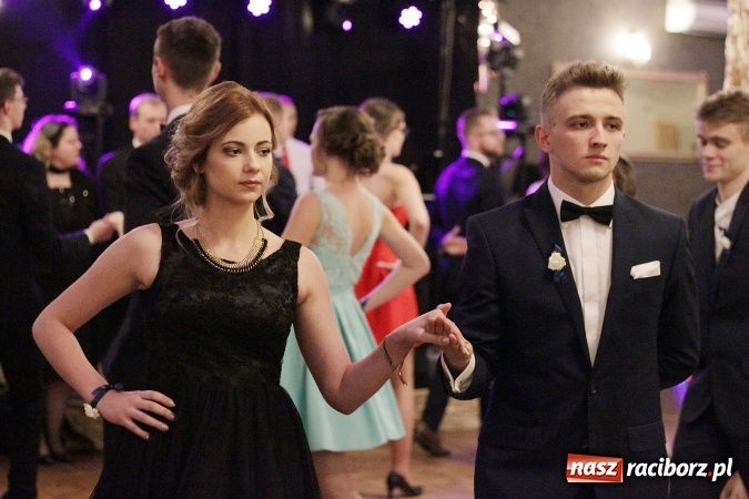 Zdjęcie w galerii na portalu naszraciborz.pl: Bal maturalny Ekonomika w Rogożanach wiadomości z regionu