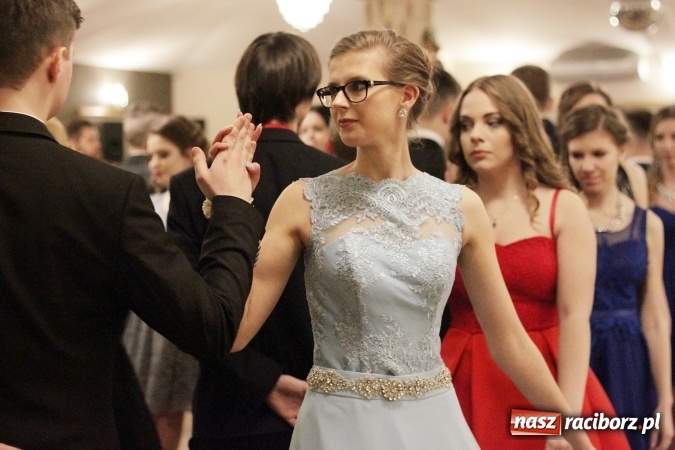 Zdjęcie w galerii na portalu naszraciborz.pl: Bal maturalny Ekonomika w Rogożanach wiadomości z regionu