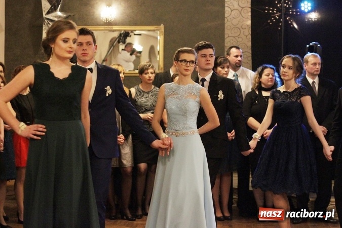 Zdjęcie w galerii na portalu naszraciborz.pl: Bal maturalny Ekonomika w Rogożanach wiadomości z regionu