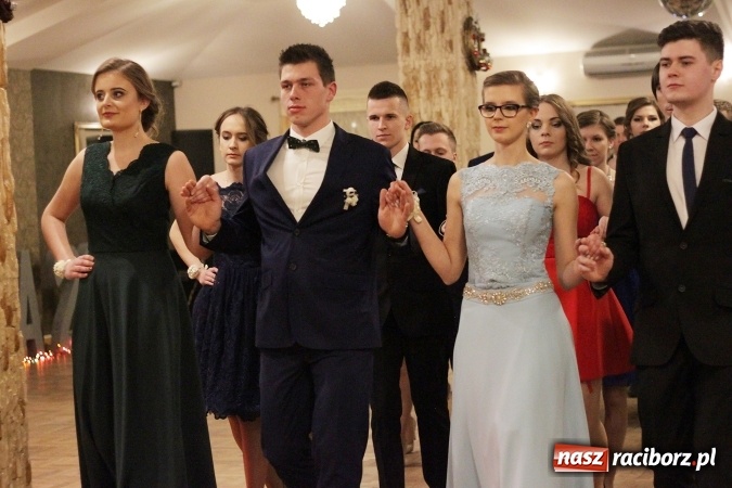 Zdjęcie w galerii na portalu naszraciborz.pl: Bal maturalny Ekonomika w Rogożanach wiadomości z regionu