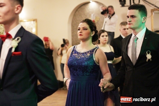 Zdjęcie w galerii na portalu naszraciborz.pl: Bal maturalny Ekonomika w Rogożanach wiadomości z regionu