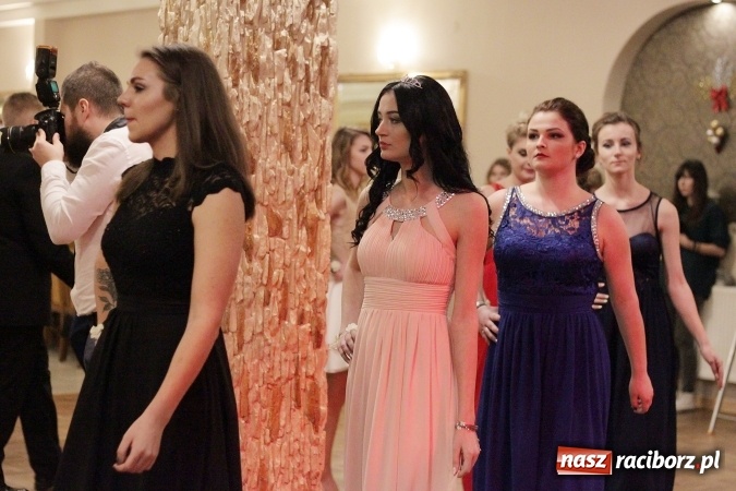 Zdjęcie w galerii na portalu naszraciborz.pl: Bal maturalny Ekonomika w Rogożanach wiadomości z regionu