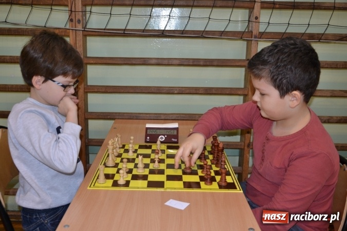Zdjęcie w galerii na portalu naszraciborz.pl: VIII Międzynarodowy Turniej Szachowy w ZSO w Tworkowie wiadomości z regionu