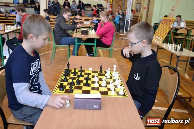 Zdjęcie w galerii na portalu naszraciborz.pl: VIII Międzynarodowy Turniej Szachowy w ZSO w Tworkowie wiadomości z regionu