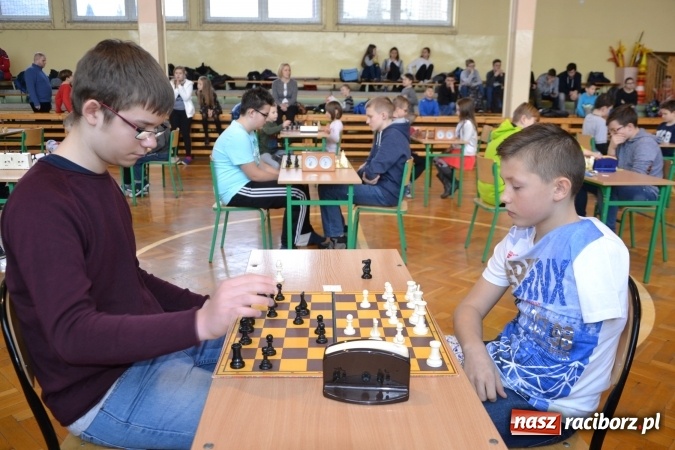 Zdjęcie w galerii na portalu naszraciborz.pl: VIII Międzynarodowy Turniej Szachowy w ZSO w Tworkowie wiadomości z regionu