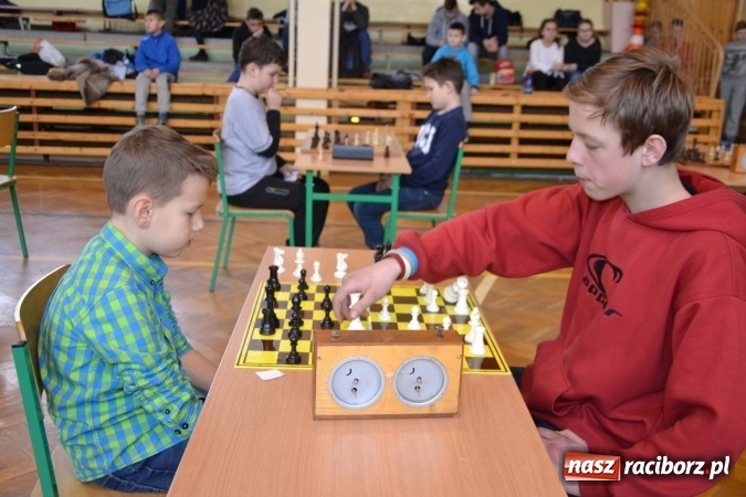 Zdjęcie w galerii na portalu naszraciborz.pl: VIII Międzynarodowy Turniej Szachowy w ZSO w Tworkowie wiadomości z regionu