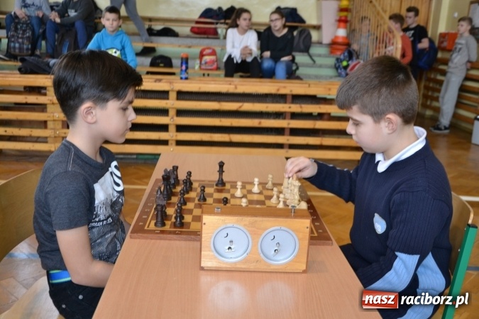 Zdjęcie w galerii na portalu naszraciborz.pl: VIII Międzynarodowy Turniej Szachowy w ZSO w Tworkowie wiadomości z regionu