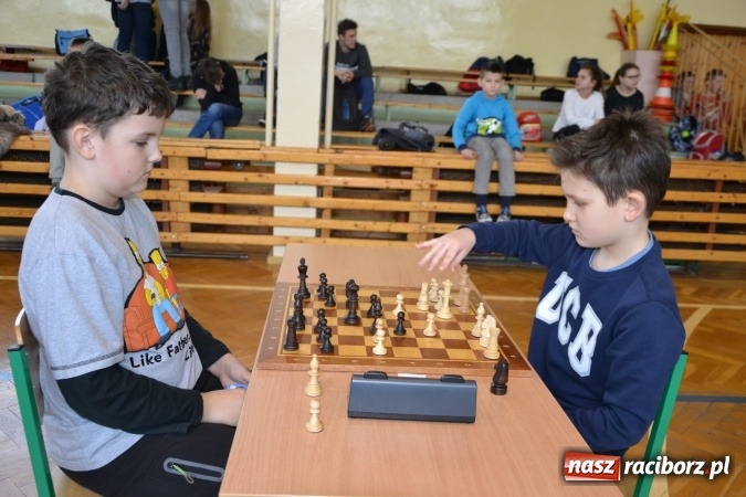 Zdjęcie w galerii na portalu naszraciborz.pl: VIII Międzynarodowy Turniej Szachowy w ZSO w Tworkowie wiadomości z regionu