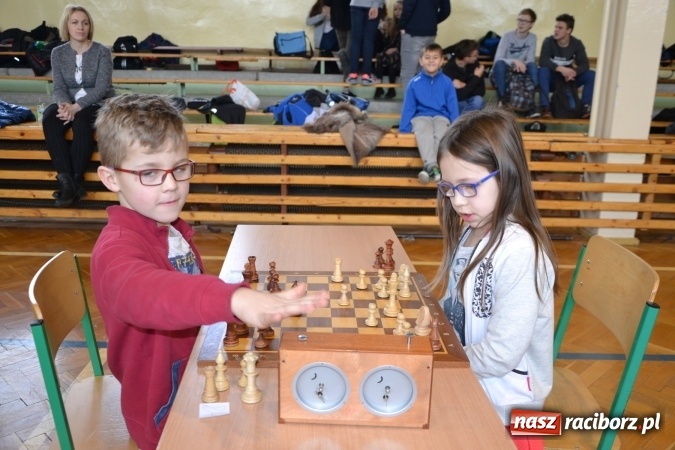 Zdjęcie w galerii na portalu naszraciborz.pl: VIII Międzynarodowy Turniej Szachowy w ZSO w Tworkowie wiadomości z regionu