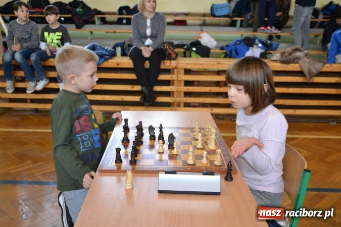 Zdjęcie w galerii na portalu naszraciborz.pl: VIII Międzynarodowy Turniej Szachowy w ZSO w Tworkowie wiadomości z regionu