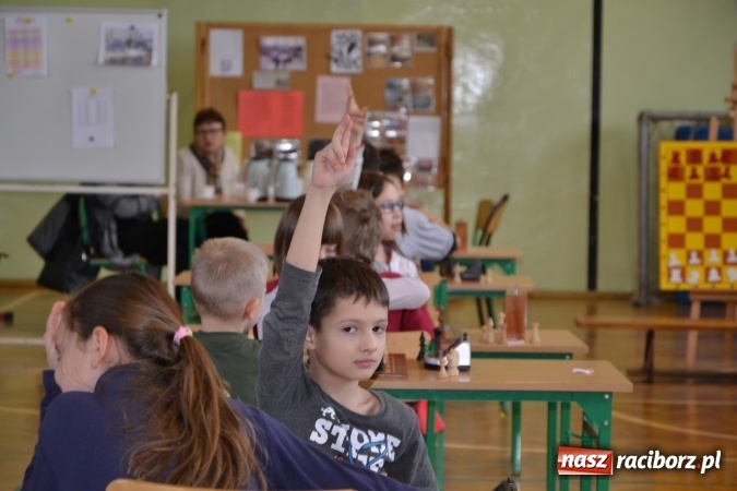 Zdjęcie w galerii na portalu naszraciborz.pl: VIII Międzynarodowy Turniej Szachowy w ZSO w Tworkowie wiadomości z regionu