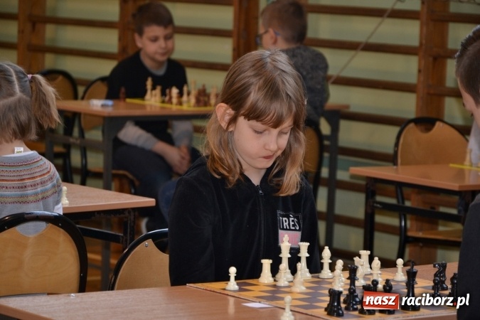 Zdjęcie w galerii na portalu naszraciborz.pl: VIII Międzynarodowy Turniej Szachowy w ZSO w Tworkowie wiadomości z regionu