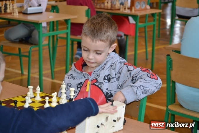 Zdjęcie w galerii na portalu naszraciborz.pl: VIII Międzynarodowy Turniej Szachowy w ZSO w Tworkowie wiadomości z regionu