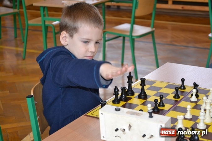 Zdjęcie w galerii na portalu naszraciborz.pl: VIII Międzynarodowy Turniej Szachowy w ZSO w Tworkowie wiadomości z regionu