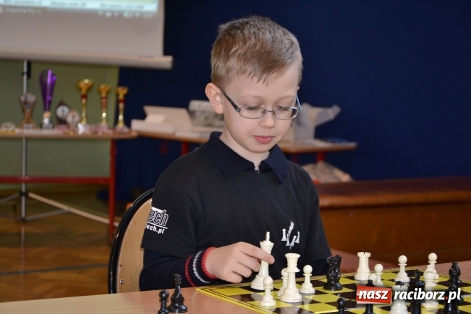Zdjęcie w galerii na portalu naszraciborz.pl: VIII Międzynarodowy Turniej Szachowy w ZSO w Tworkowie wiadomości z regionu