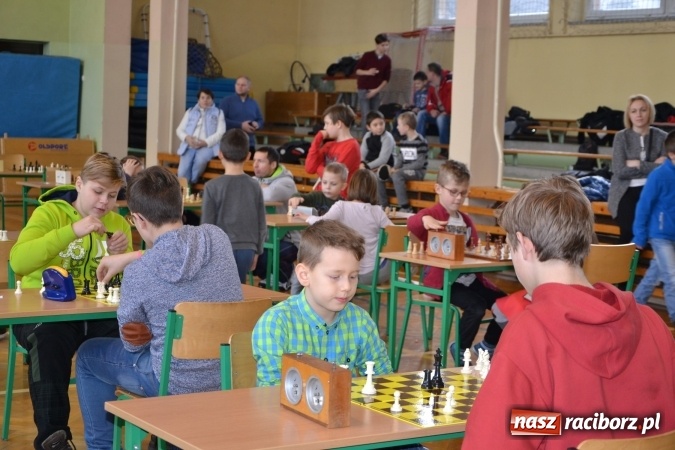 Zdjęcie w galerii na portalu naszraciborz.pl: VIII Międzynarodowy Turniej Szachowy w ZSO w Tworkowie wiadomości z regionu