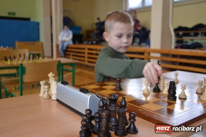 Zdjęcie w galerii na portalu naszraciborz.pl: VIII Międzynarodowy Turniej Szachowy w ZSO w Tworkowie wiadomości z regionu