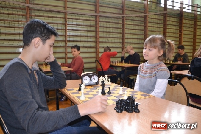 Zdjęcie w galerii na portalu naszraciborz.pl: VIII Międzynarodowy Turniej Szachowy w ZSO w Tworkowie wiadomości z regionu