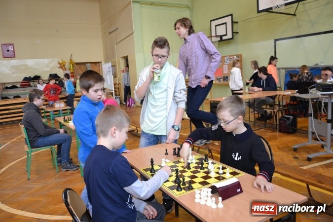Zdjęcie w galerii na portalu naszraciborz.pl: VIII Międzynarodowy Turniej Szachowy w ZSO w Tworkowie wiadomości z regionu