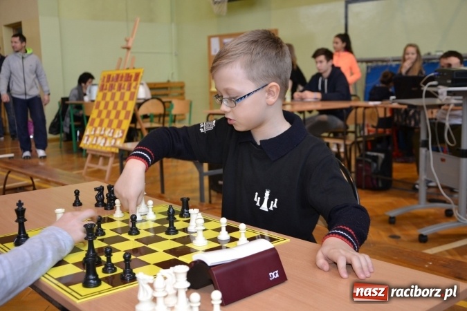 Zdjęcie w galerii na portalu naszraciborz.pl: VIII Międzynarodowy Turniej Szachowy w ZSO w Tworkowie wiadomości z regionu