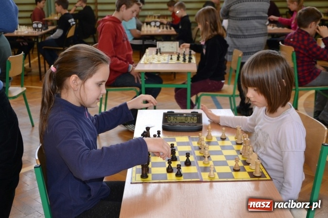 Zdjęcie w galerii na portalu naszraciborz.pl: VIII Międzynarodowy Turniej Szachowy w ZSO w Tworkowie wiadomości z regionu