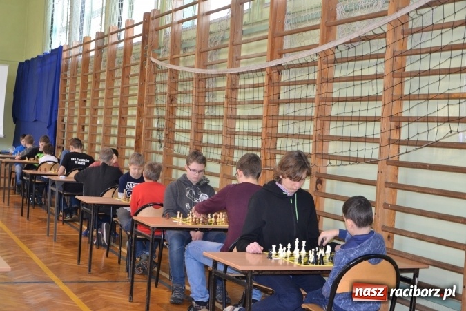 Zdjęcie w galerii na portalu naszraciborz.pl: VIII Międzynarodowy Turniej Szachowy w ZSO w Tworkowie wiadomości z regionu