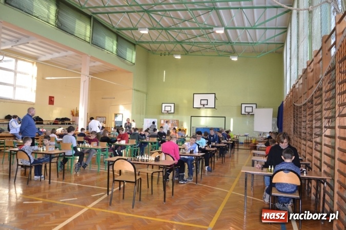 Zdjęcie w galerii na portalu naszraciborz.pl: VIII Międzynarodowy Turniej Szachowy w ZSO w Tworkowie wiadomości z regionu