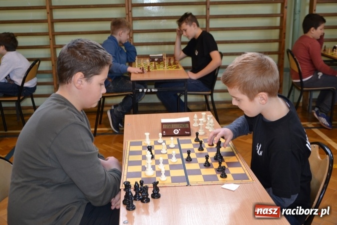 Zdjęcie w galerii na portalu naszraciborz.pl: VIII Międzynarodowy Turniej Szachowy w ZSO w Tworkowie wiadomości z regionu