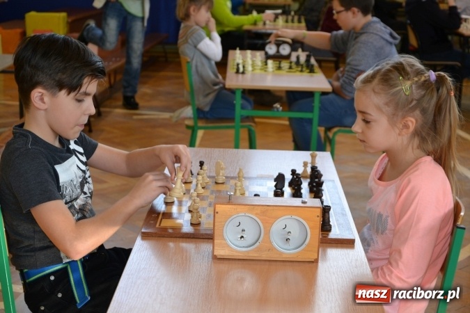 Zdjęcie w galerii na portalu naszraciborz.pl: VIII Międzynarodowy Turniej Szachowy w ZSO w Tworkowie wiadomości z regionu