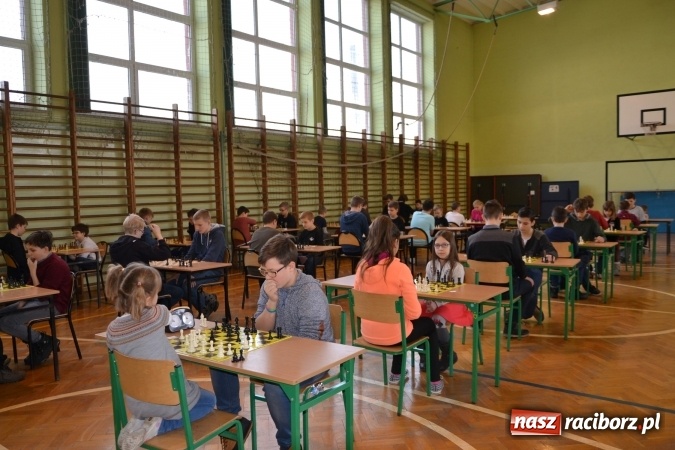 Zdjęcie w galerii na portalu naszraciborz.pl: VIII Międzynarodowy Turniej Szachowy w ZSO w Tworkowie wiadomości z regionu