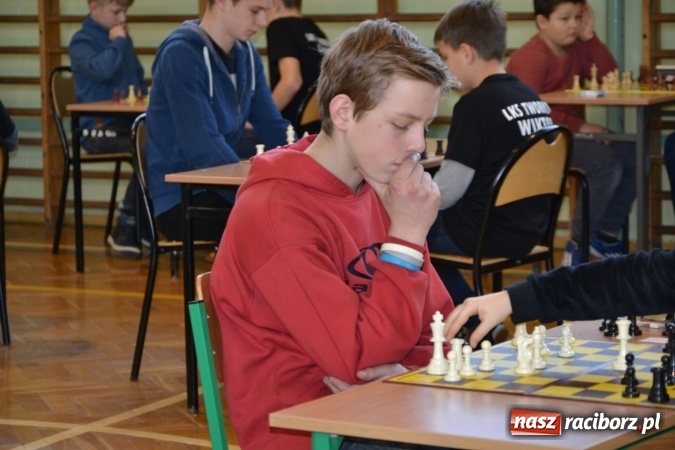 Zdjęcie w galerii na portalu naszraciborz.pl: VIII Międzynarodowy Turniej Szachowy w ZSO w Tworkowie wiadomości z regionu